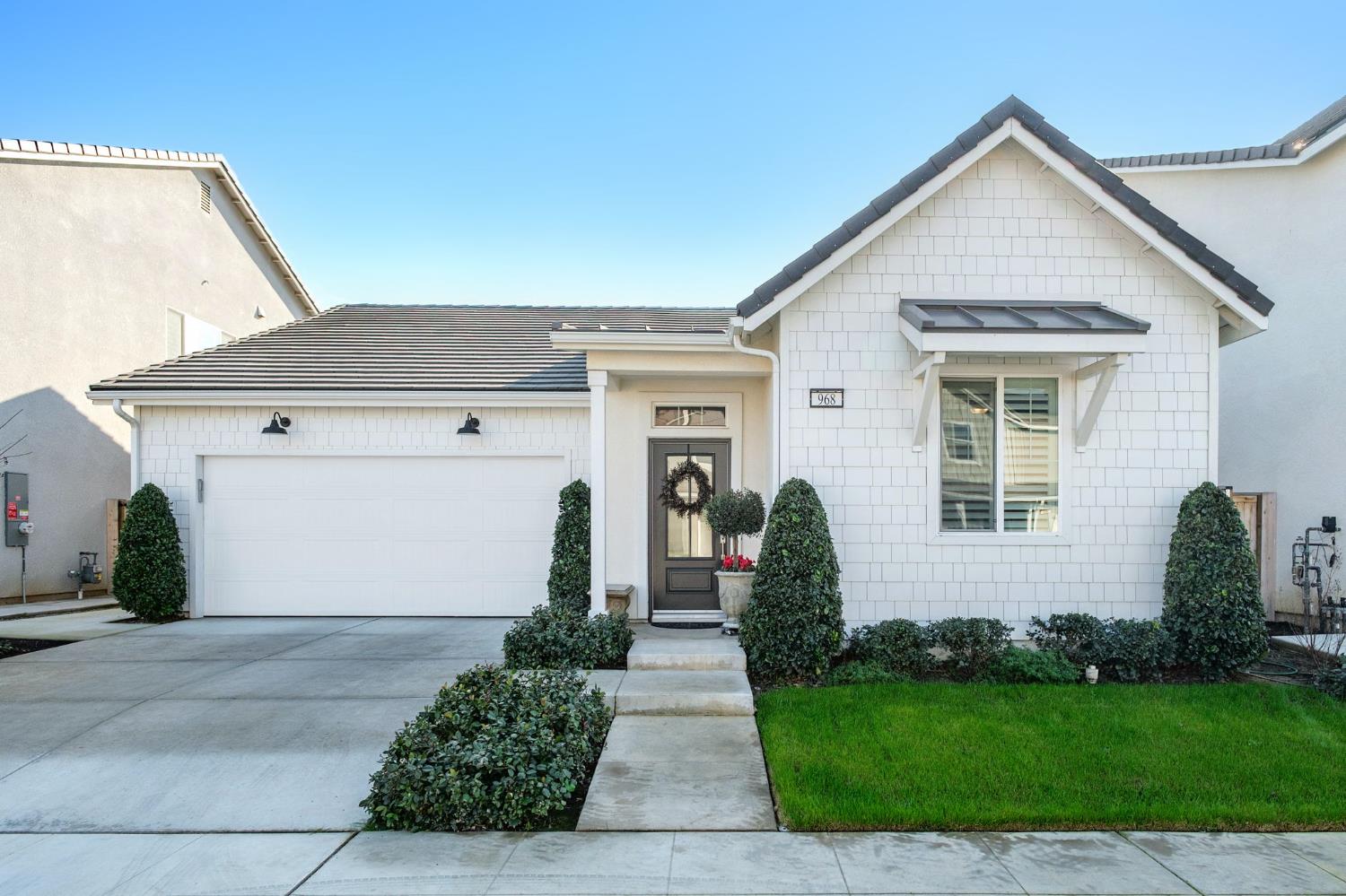 968 Everglade Ave, Clovis, CA 93619