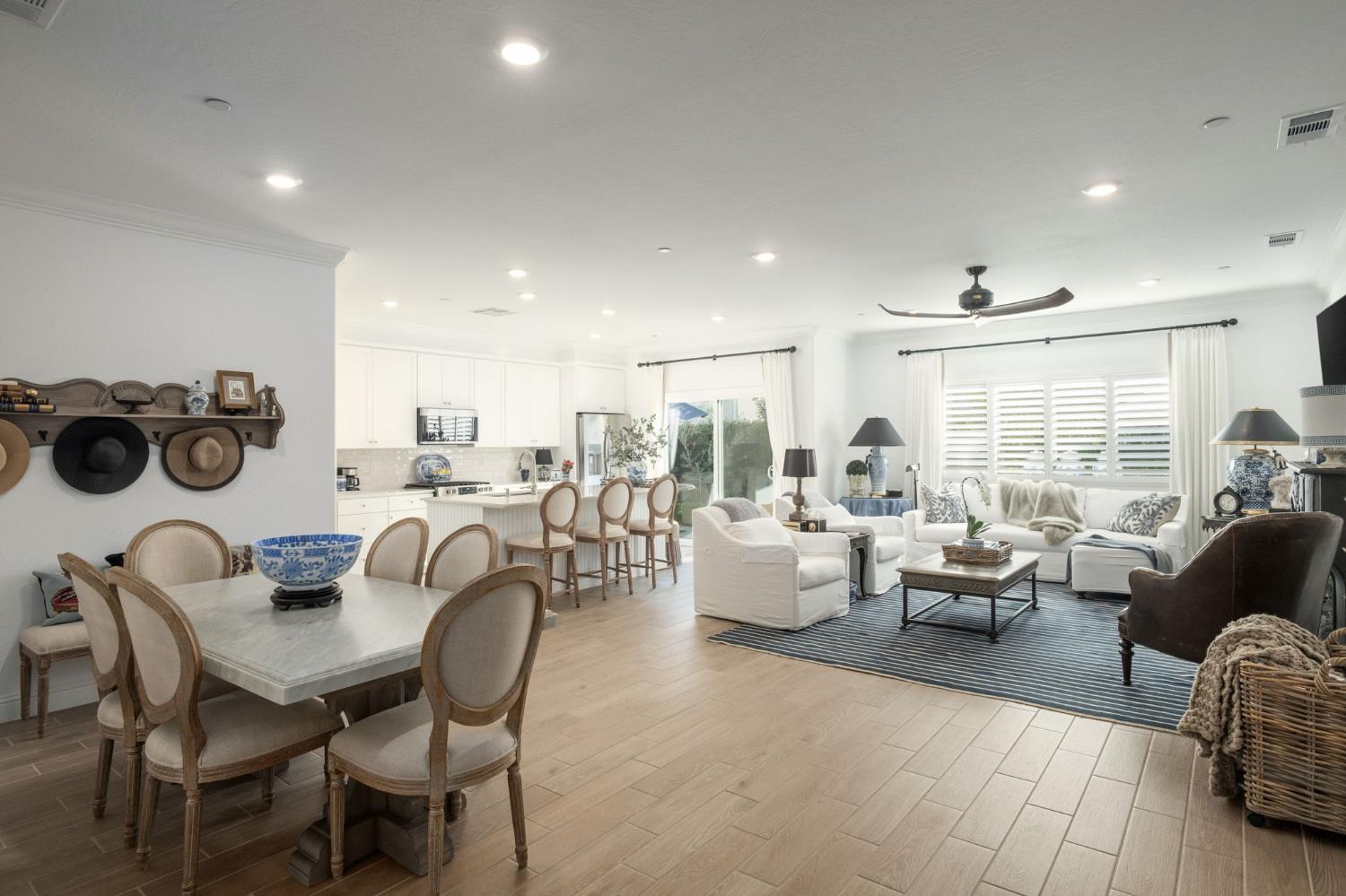 968 Everglade Ave, Clovis, CA 93619