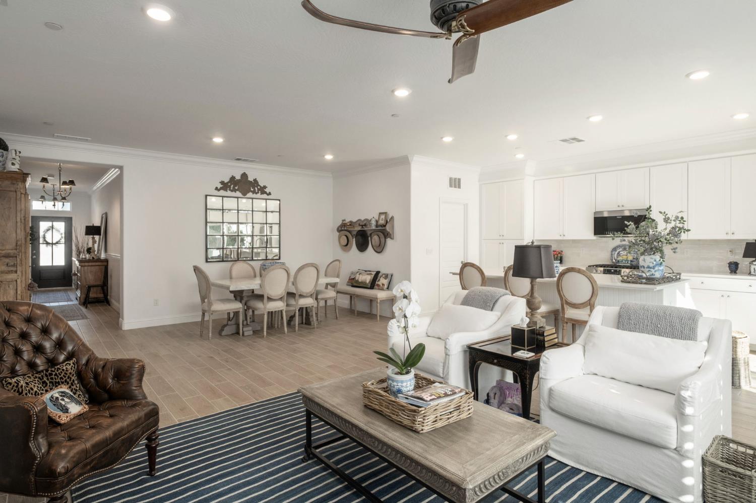 968 Everglade Ave, Clovis, CA 93619