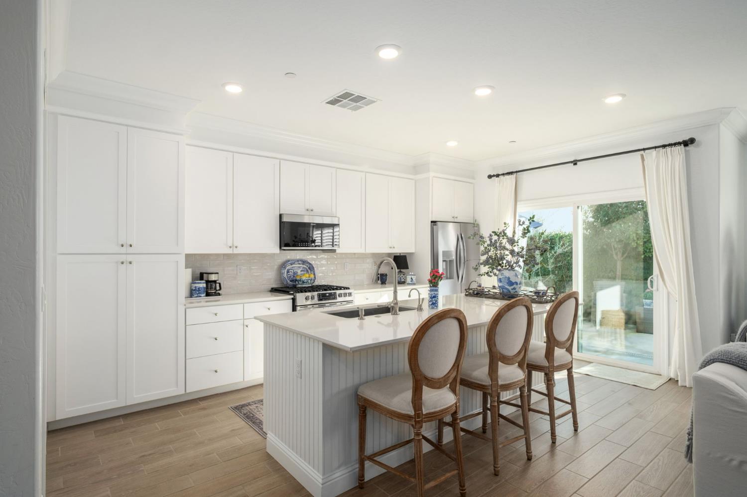 968 Everglade Ave, Clovis, CA 93619