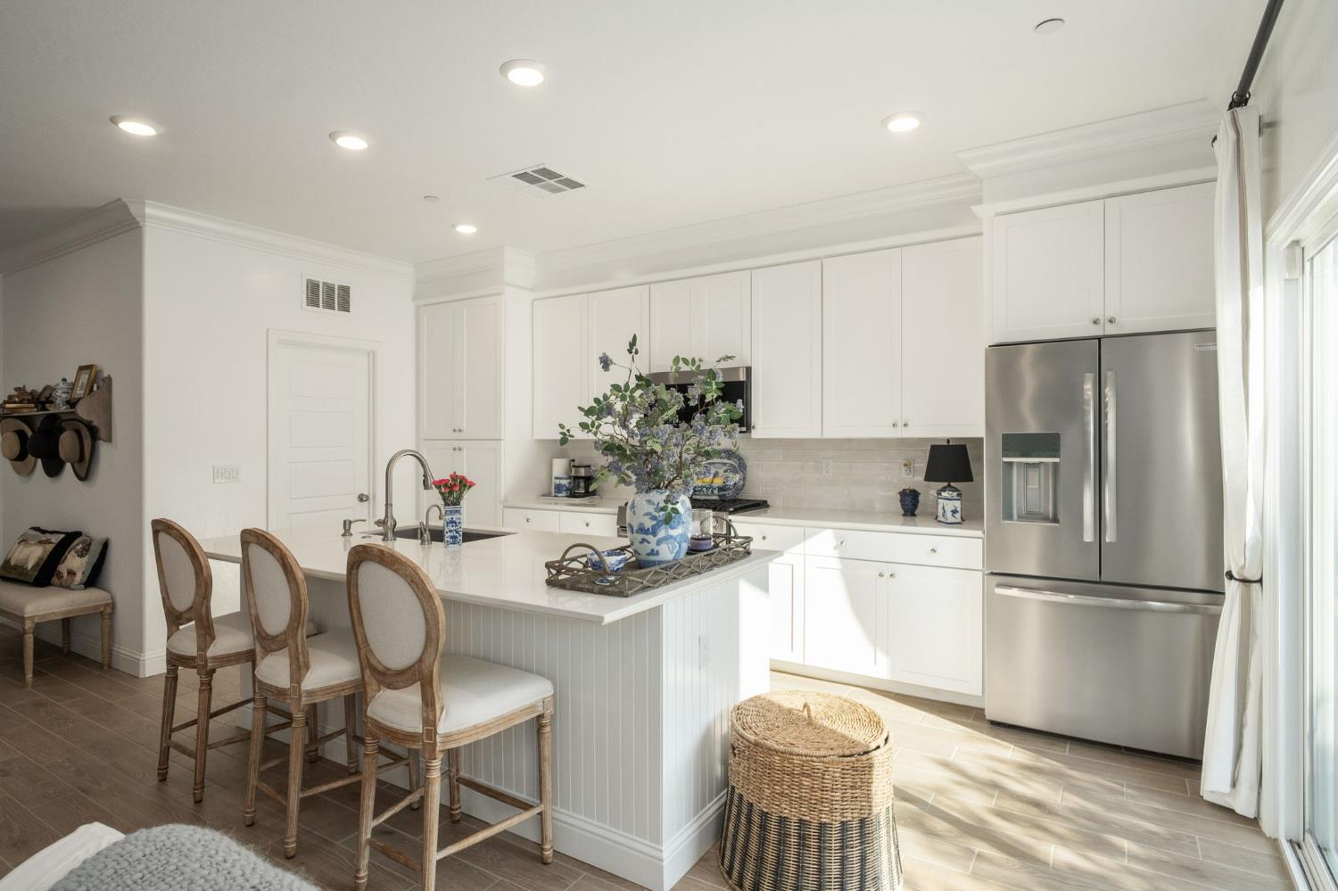 968 Everglade Ave, Clovis, CA 93619