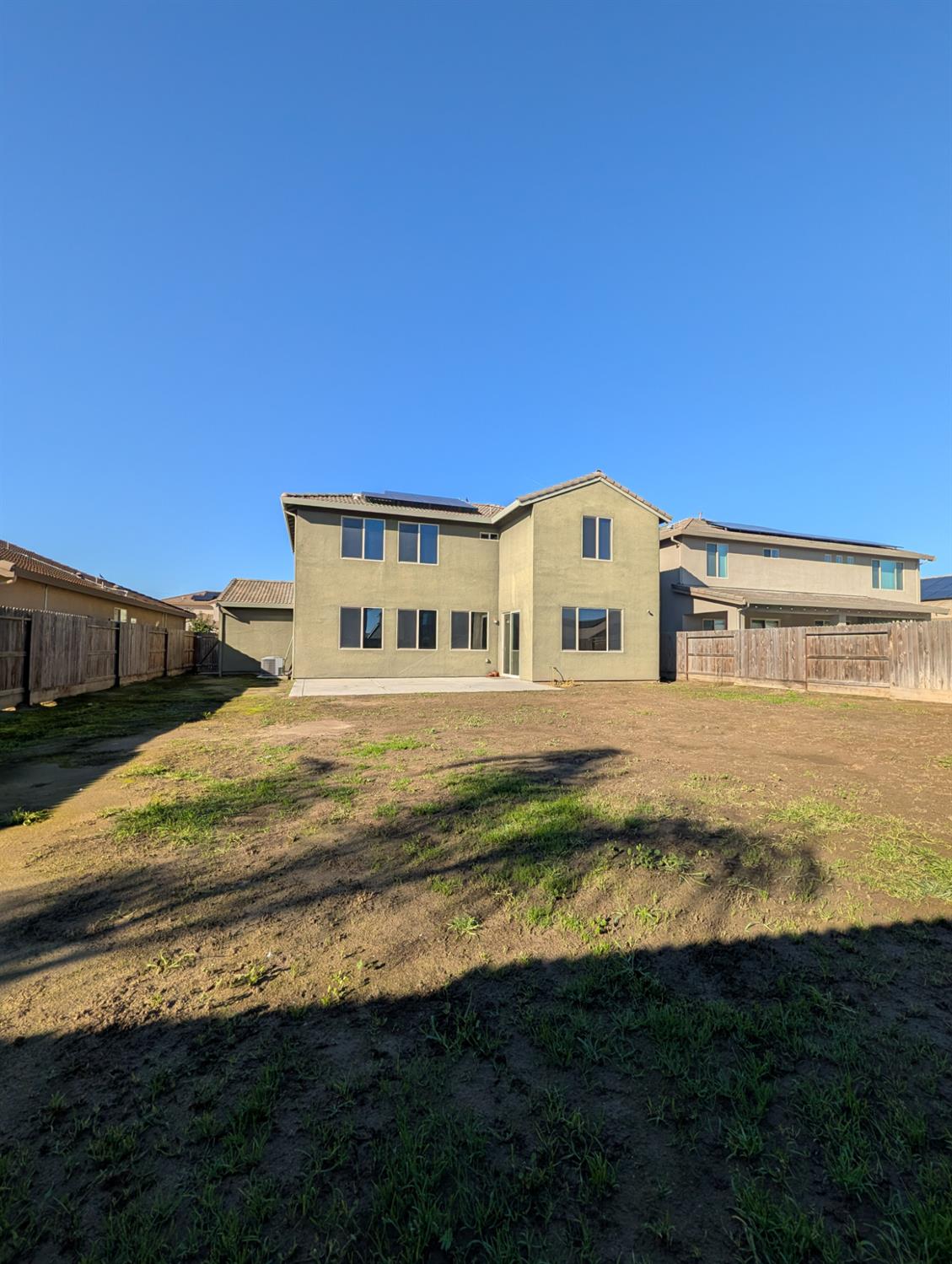 174 Emperor Way, Dinuba, CA 93618