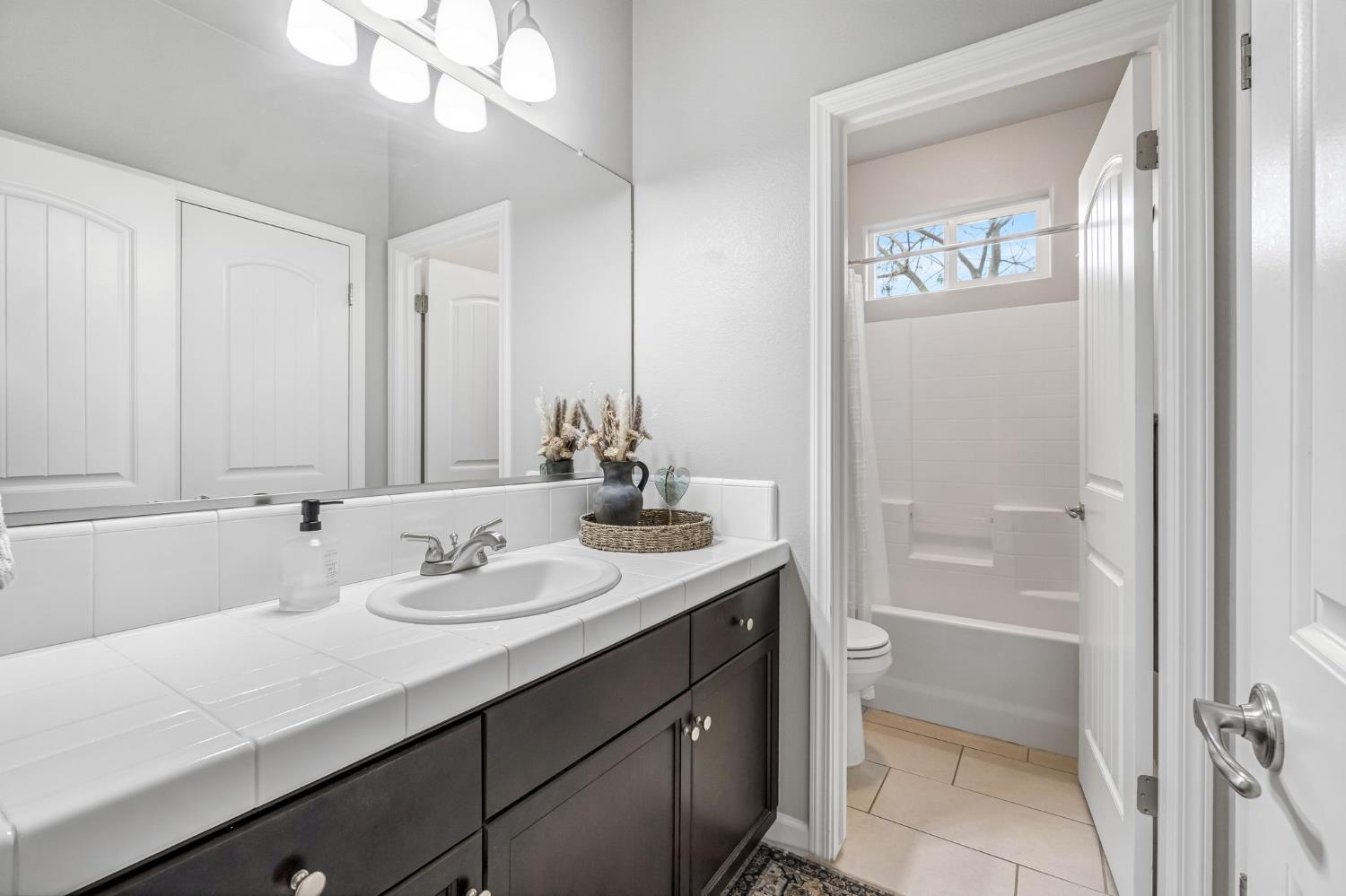 3519 Portals Ave, Clovis, CA 93619