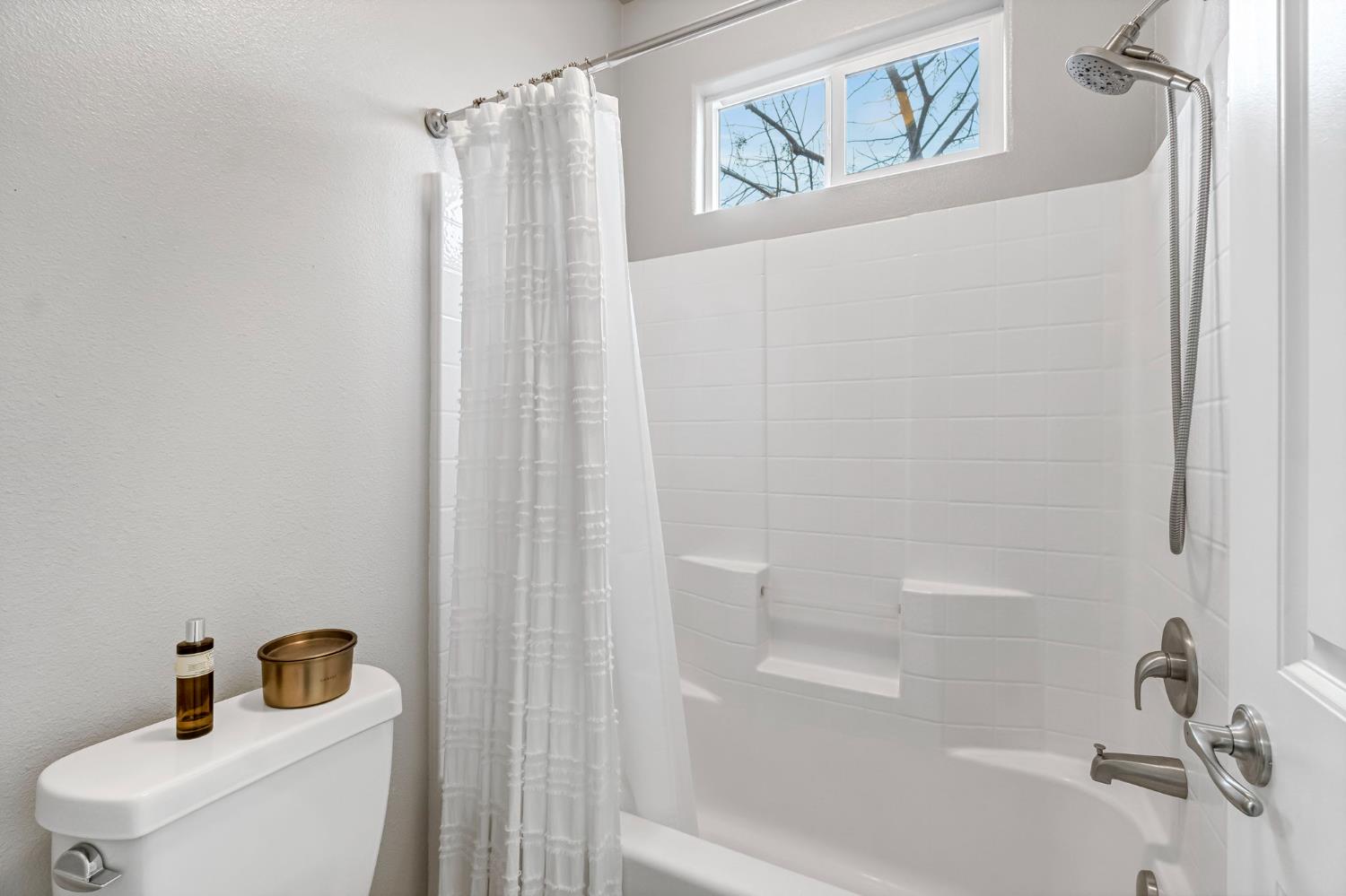 3519 Portals Ave, Clovis, CA 93619