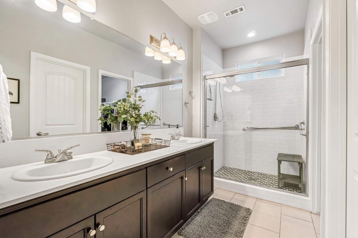 3519 Portals Ave, Clovis, CA 93619