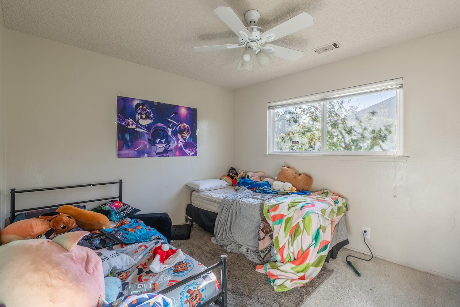 831 Redwood Ln, Lemoore, CA 93245