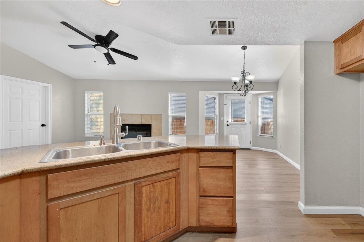 5140 E Cesar Chavez Blvd #107, Fresno, CA 93727