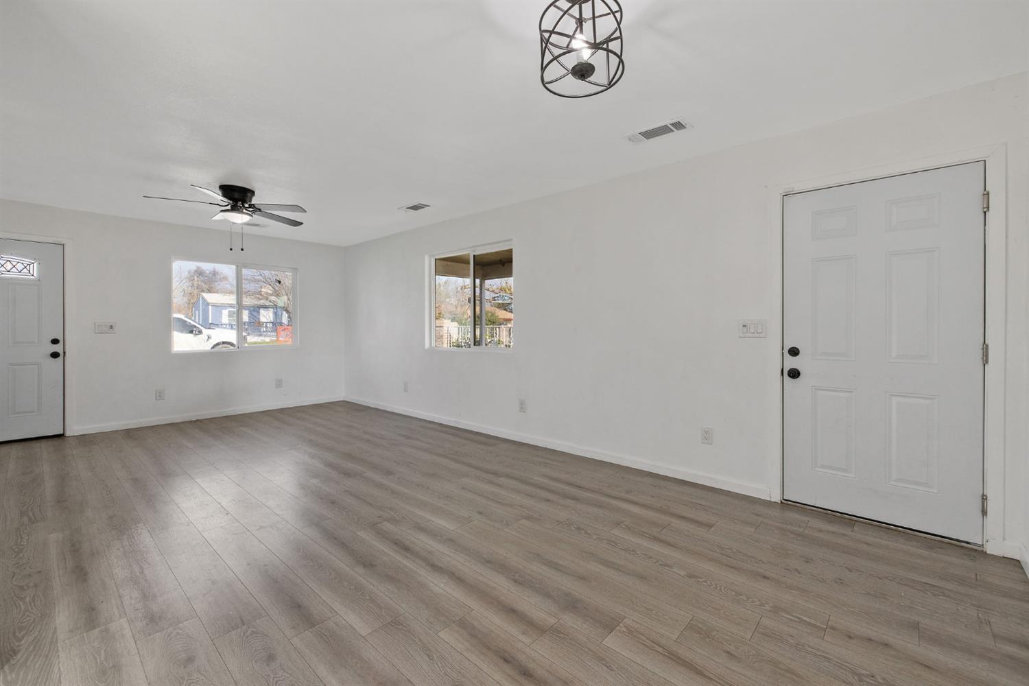 9665 Home Ave, Hanford, CA 93230