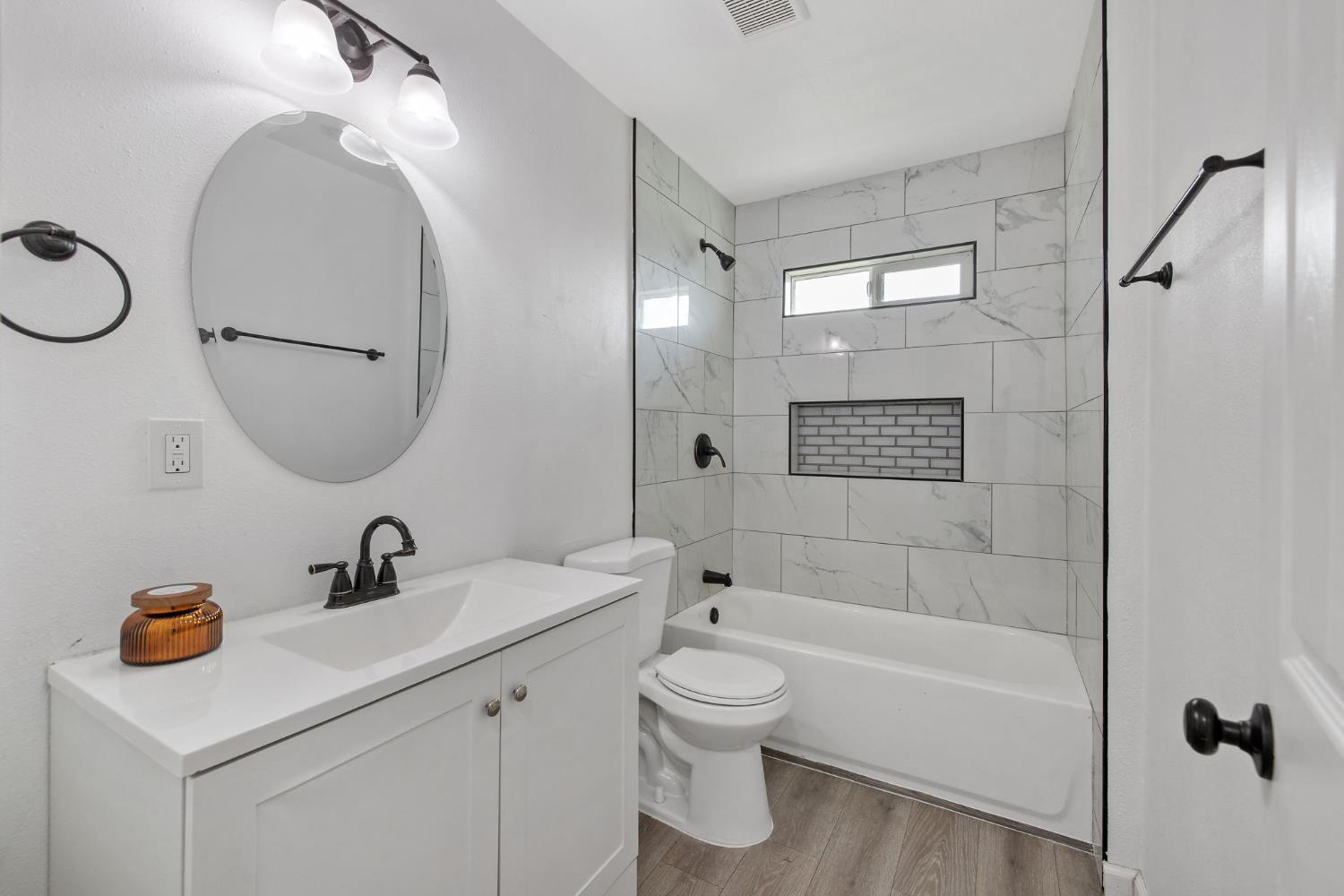 9665 Home Ave, Hanford, CA 93230