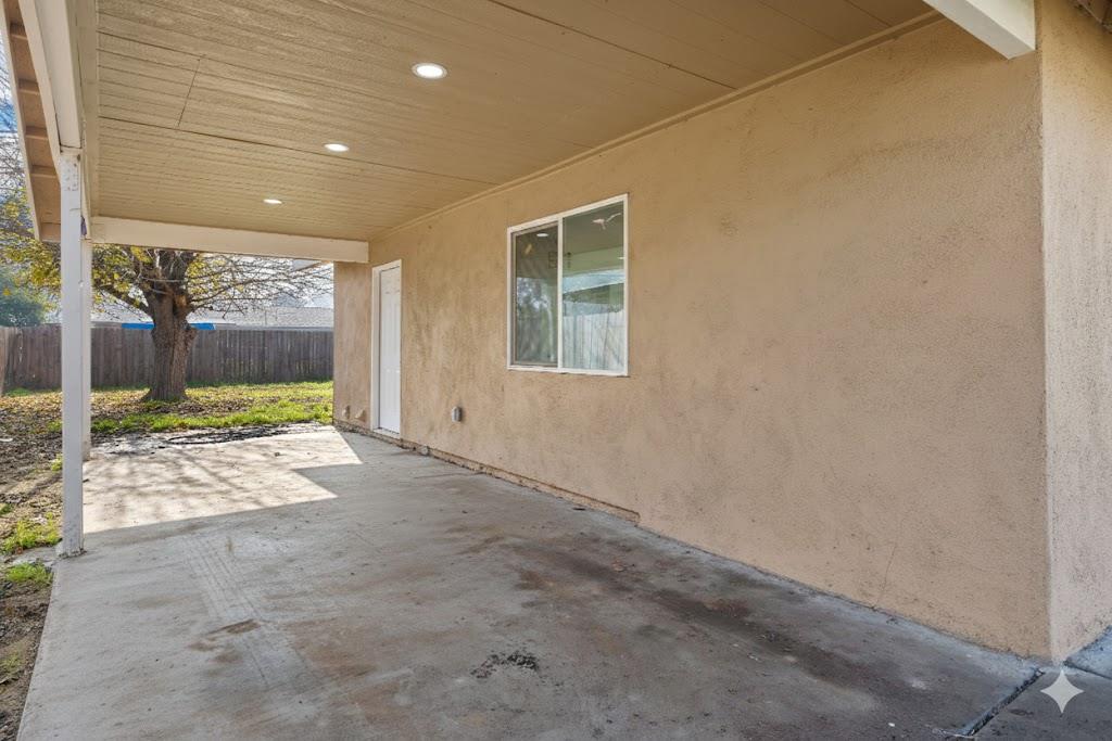 9665 Home Ave, Hanford, CA 93230