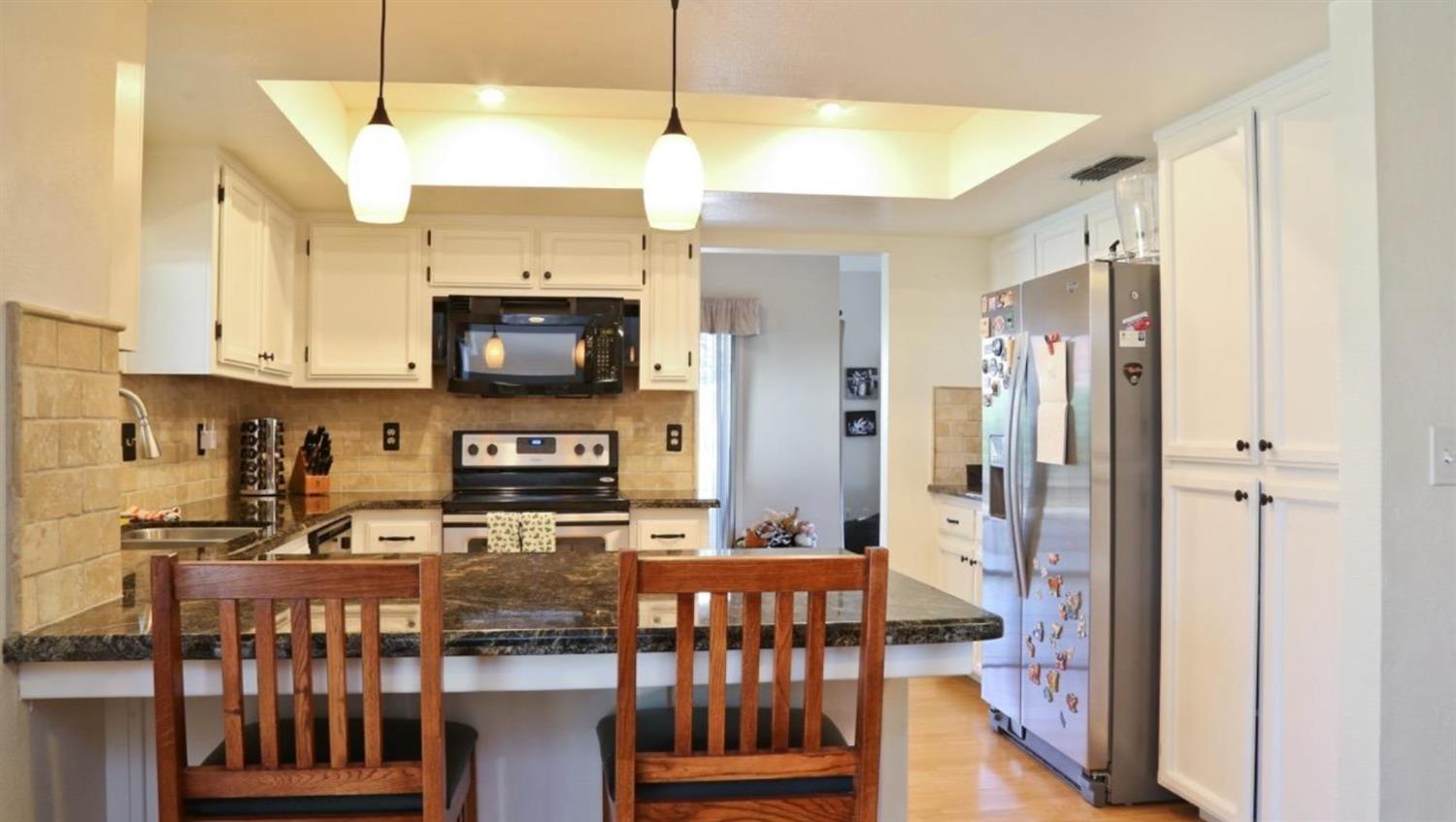 344 Mckelvy Ave, Clovis, CA 93611