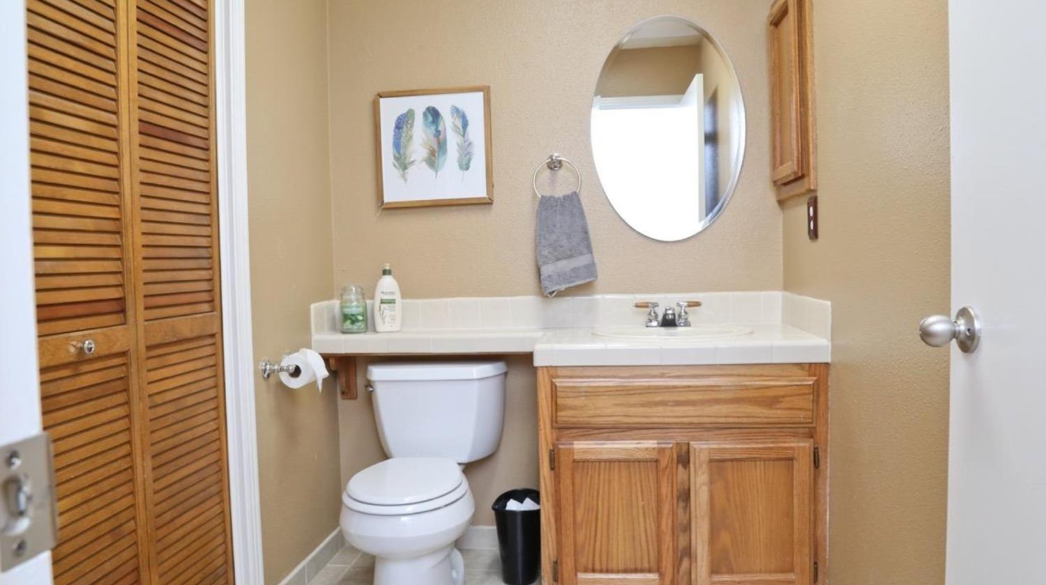 344 Mckelvy Ave, Clovis, CA 93611