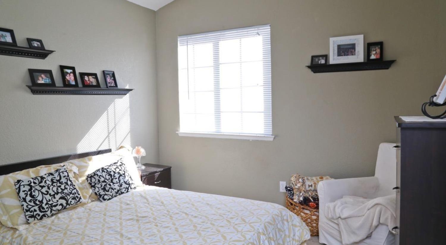 344 Mckelvy Ave, Clovis, CA 93611