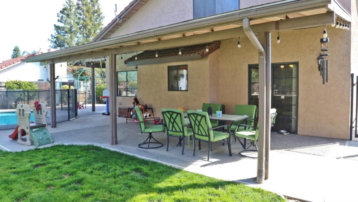 344 Mckelvy Ave, Clovis, CA 93611