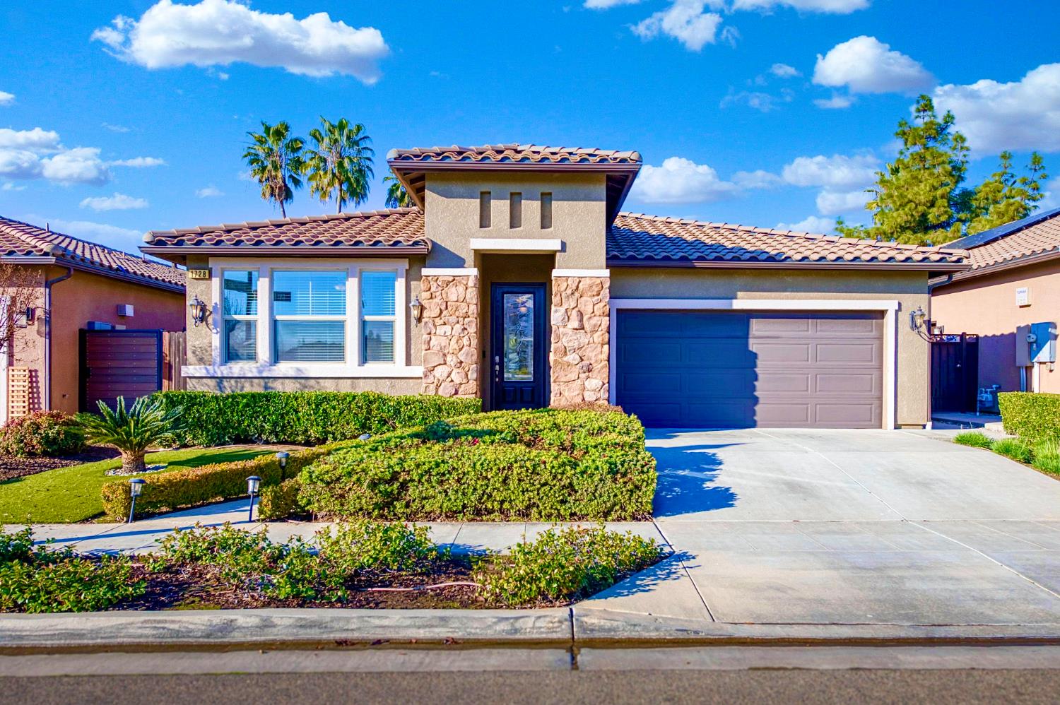 1728 E Green Sage Ave, Fresno, CA 93730