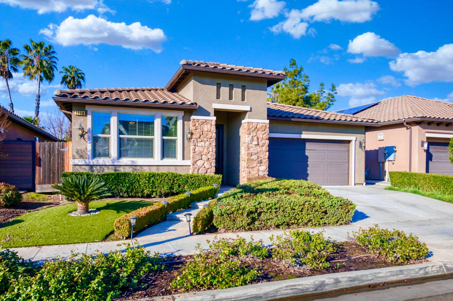 1728 E Green Sage Ave, Fresno, CA 93730