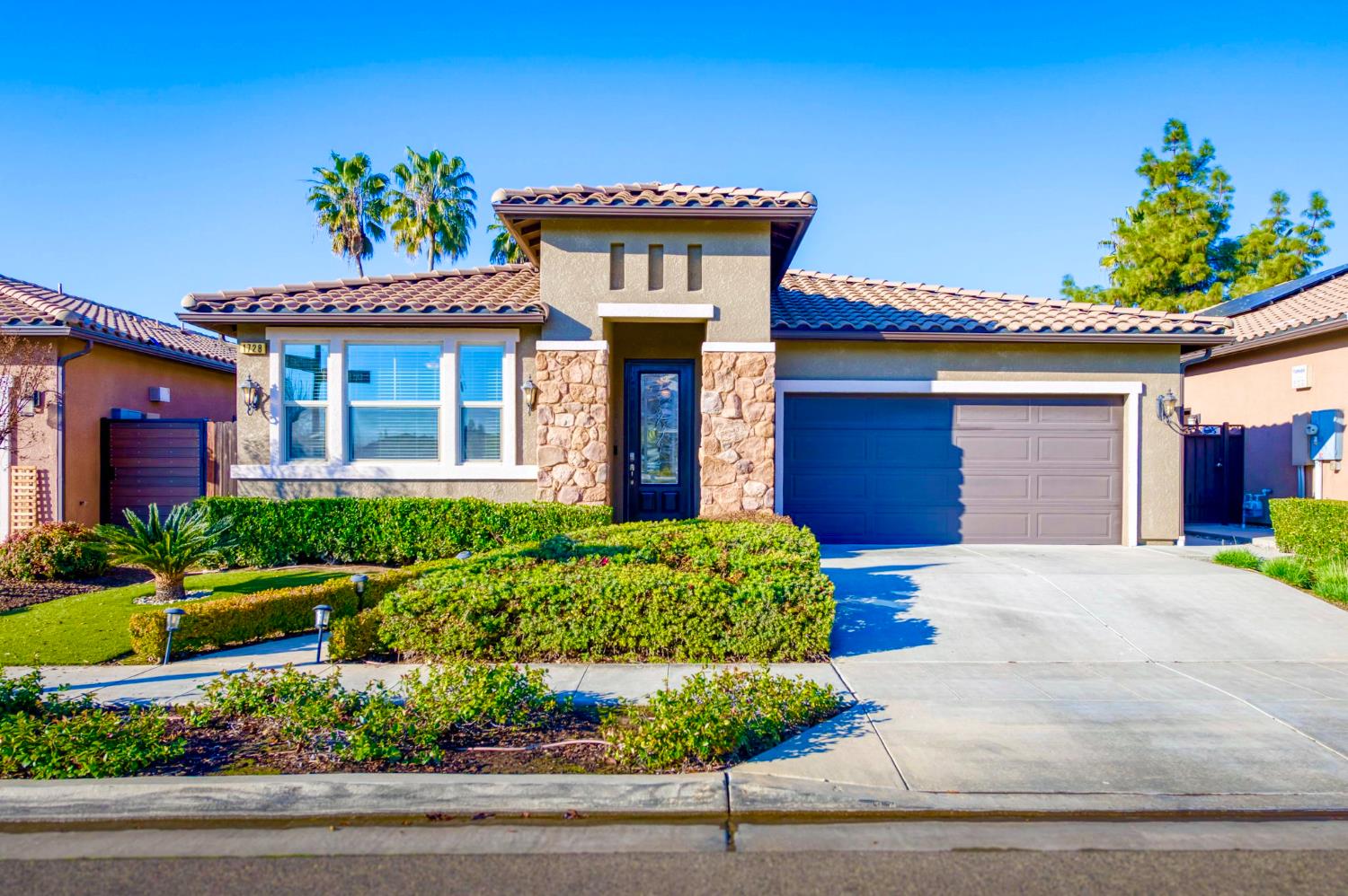 1728 E Green Sage Ave, Fresno, CA 93730
