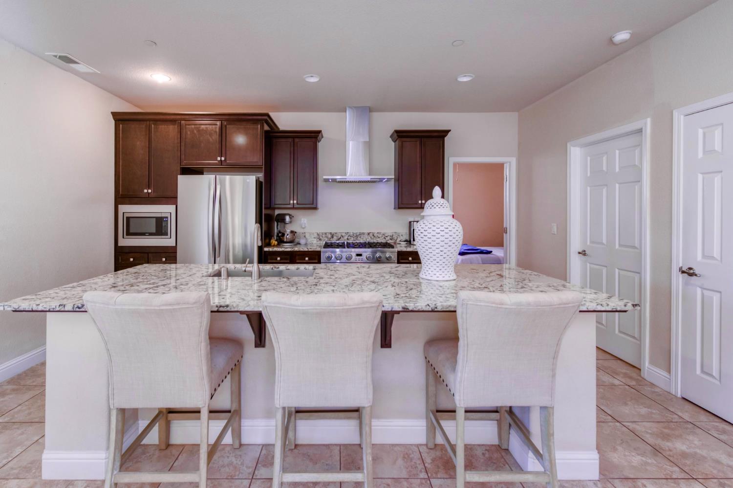 1728 E Green Sage Ave, Fresno, CA 93730