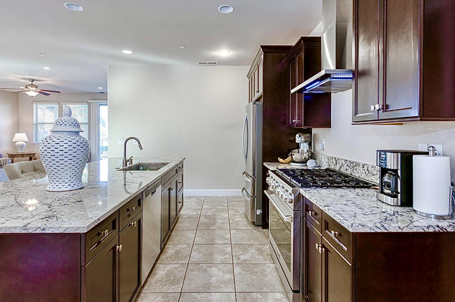 1728 E Green Sage Ave, Fresno, CA 93730