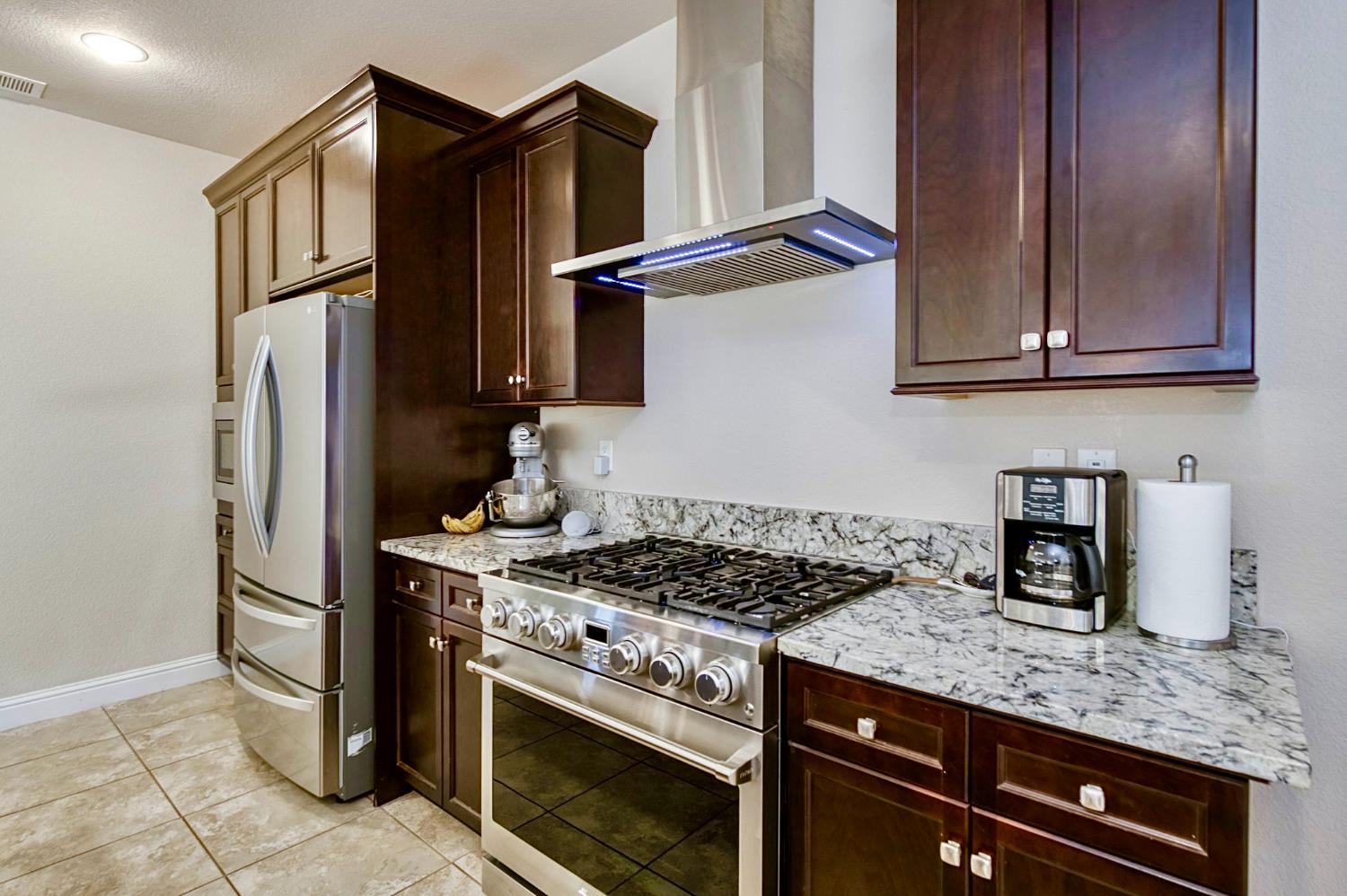 1728 E Green Sage Ave, Fresno, CA 93730