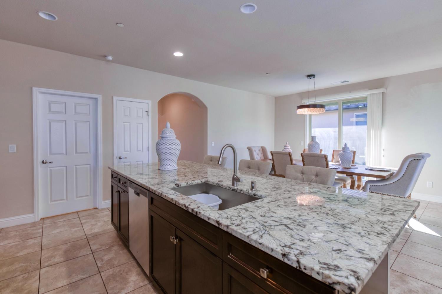 1728 E Green Sage Ave, Fresno, CA 93730