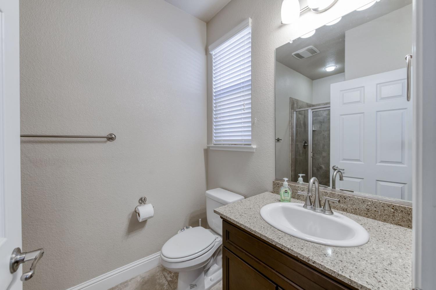 1728 E Green Sage Ave, Fresno, CA 93730