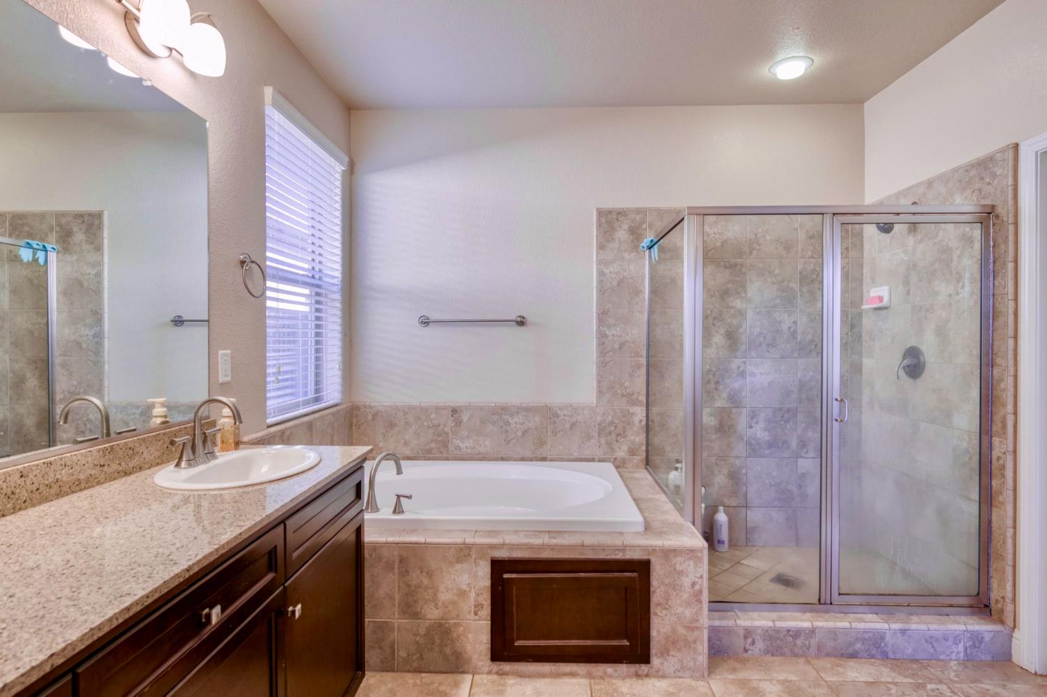 1728 E Green Sage Ave, Fresno, CA 93730