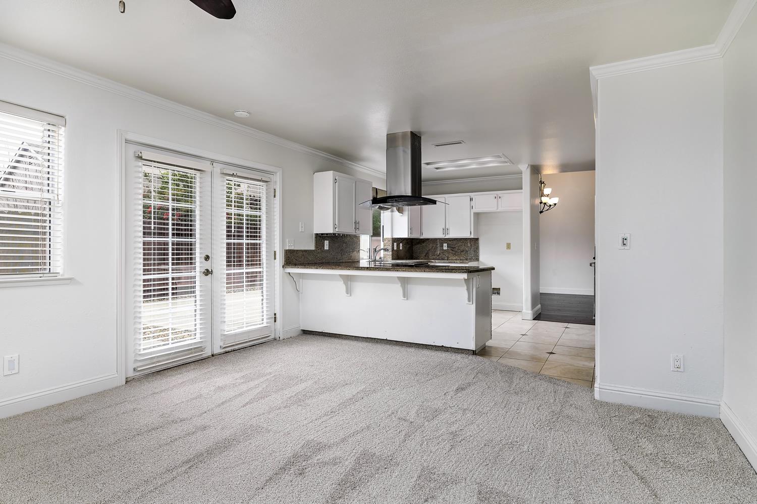 10752 N Windham Bay Cir, Fresno, CA 93730