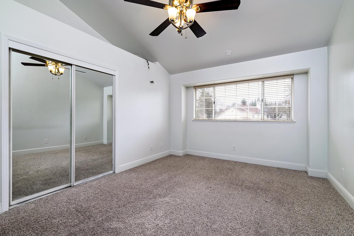 10752 N Windham Bay Cir, Fresno, CA 93730