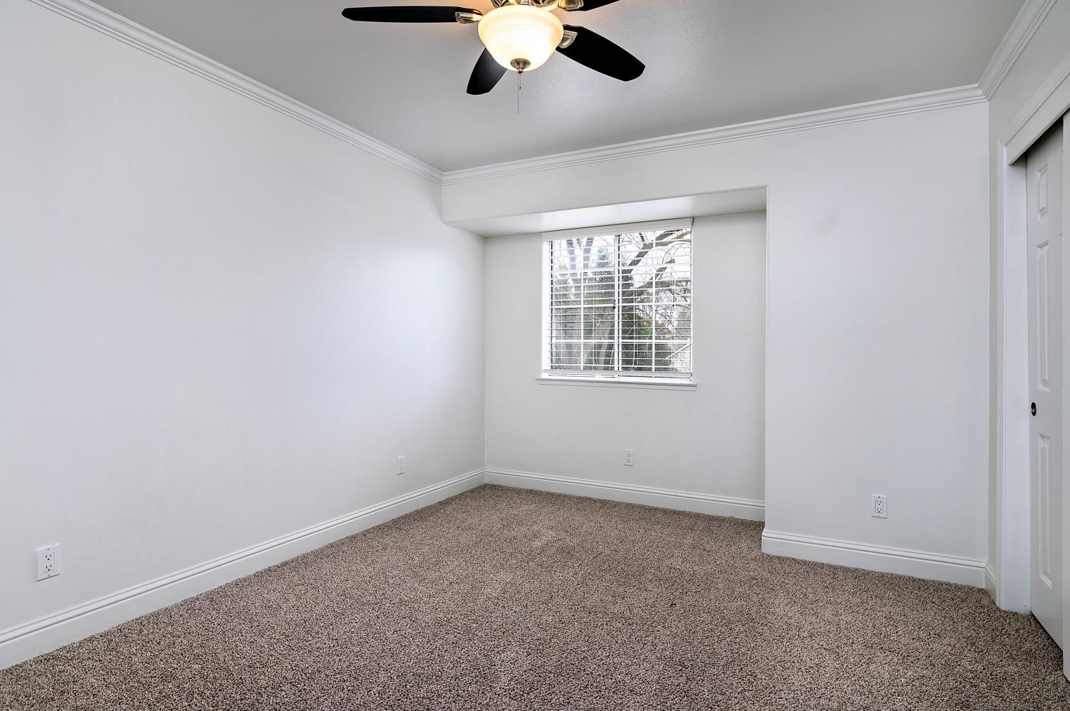 10752 N Windham Bay Cir, Fresno, CA 93730