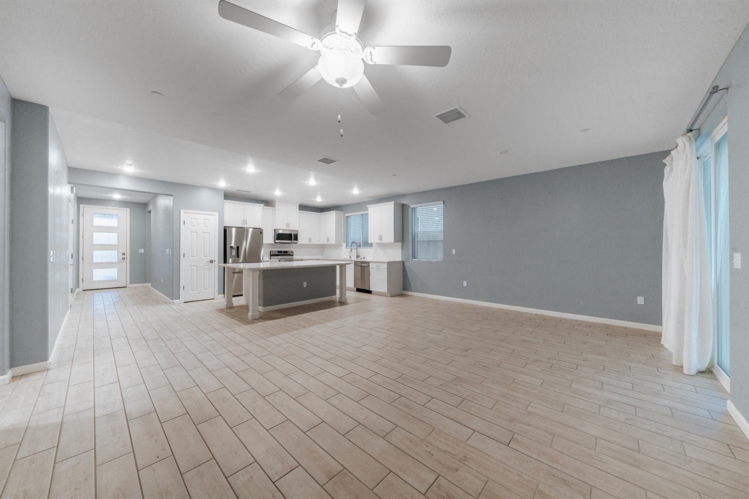 141 Reunion Way S, Madera, CA 93636