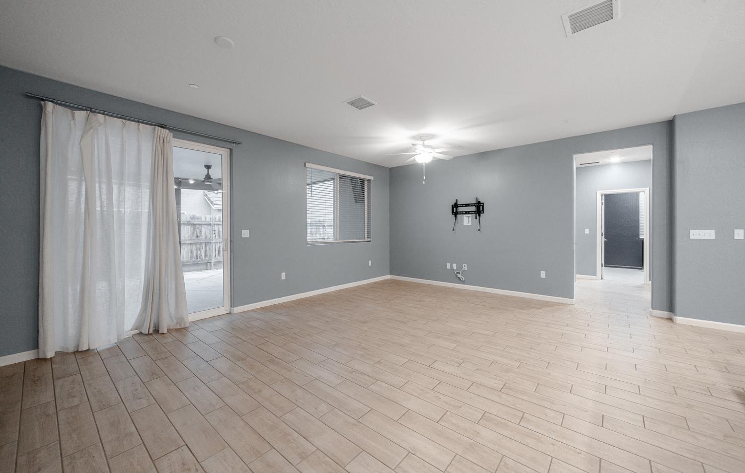 141 Reunion Way S, Madera, CA 93636