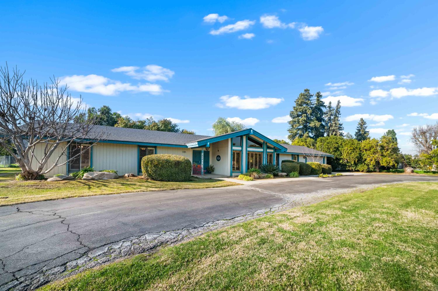 9193 N Fowler Ave, Clovis, CA 93619