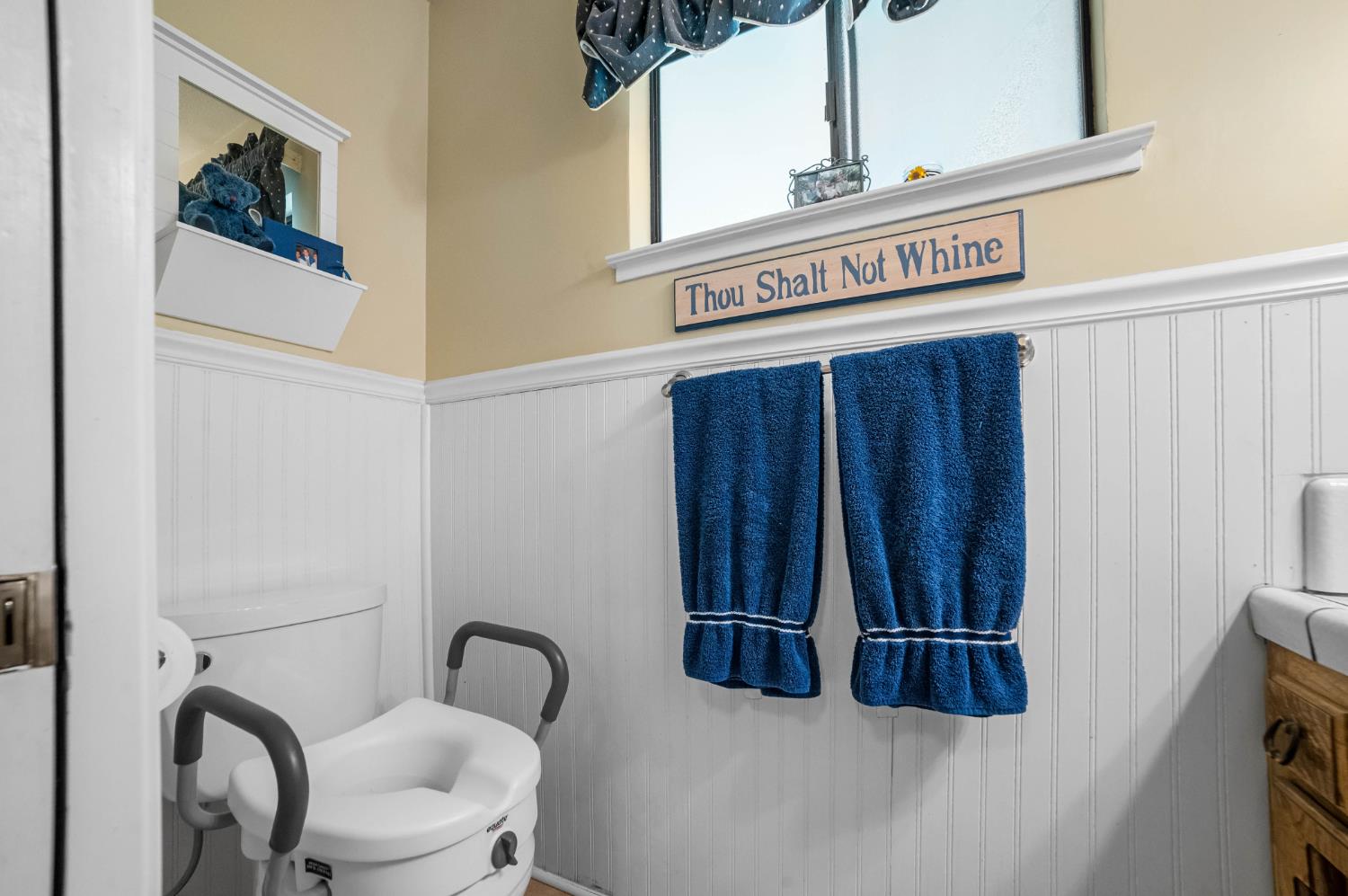 9193 N Fowler Ave, Clovis, CA 93619