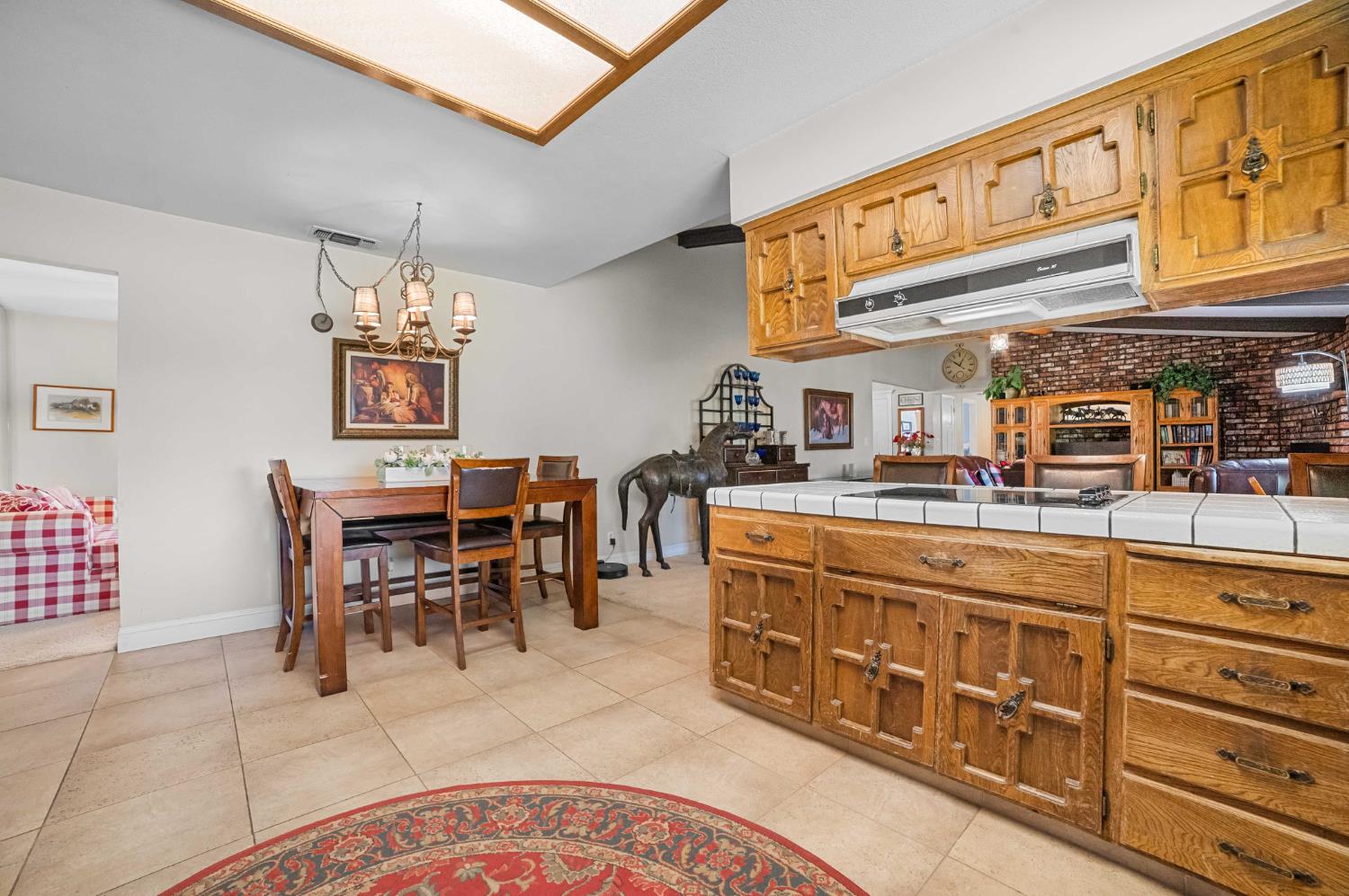 9193 N Fowler Ave, Clovis, CA 93619