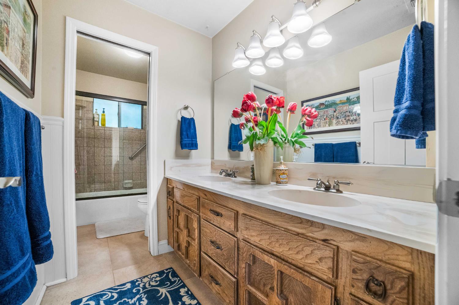 9193 N Fowler Ave, Clovis, CA 93619