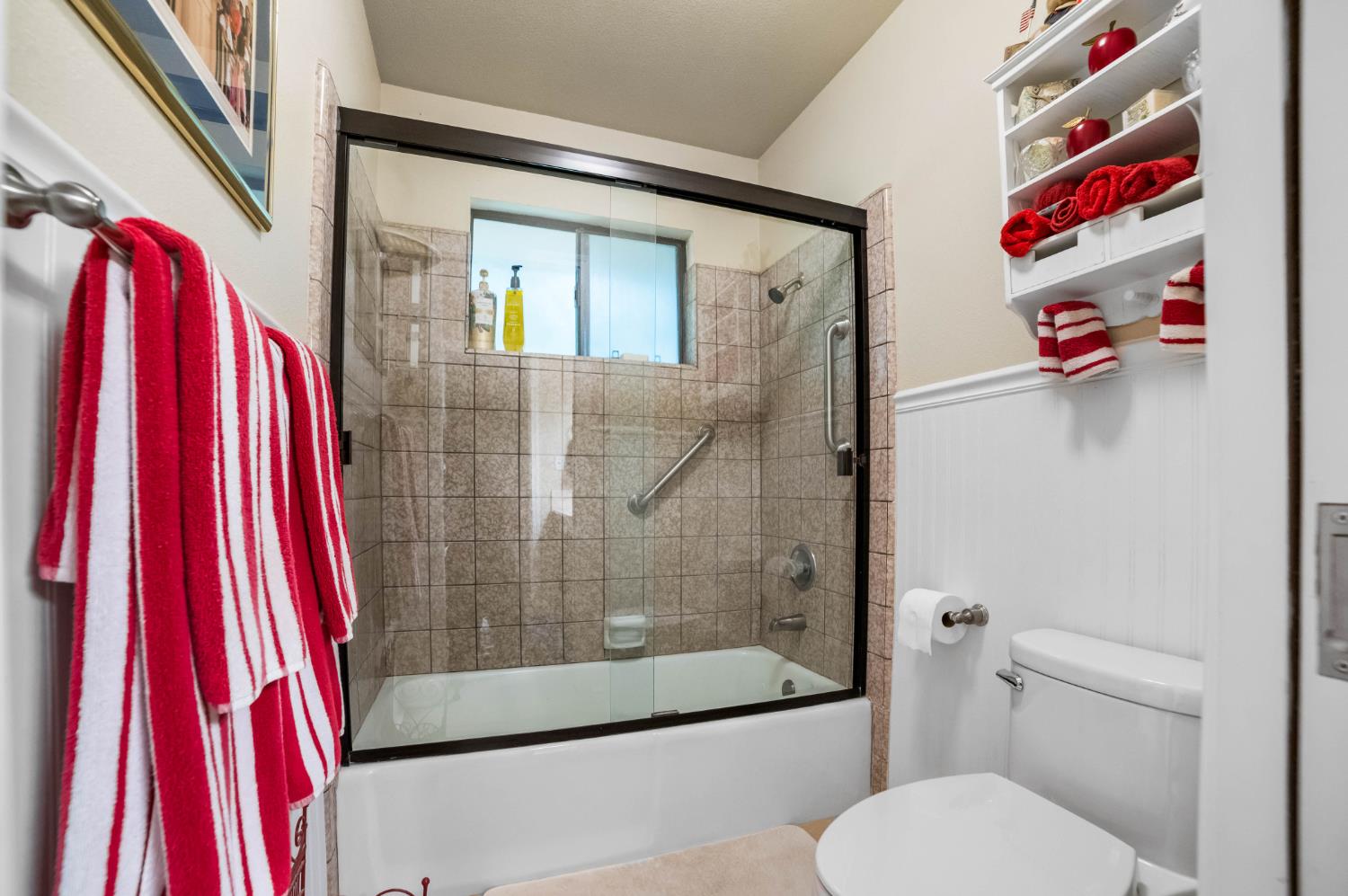 9193 N Fowler Ave, Clovis, CA 93619