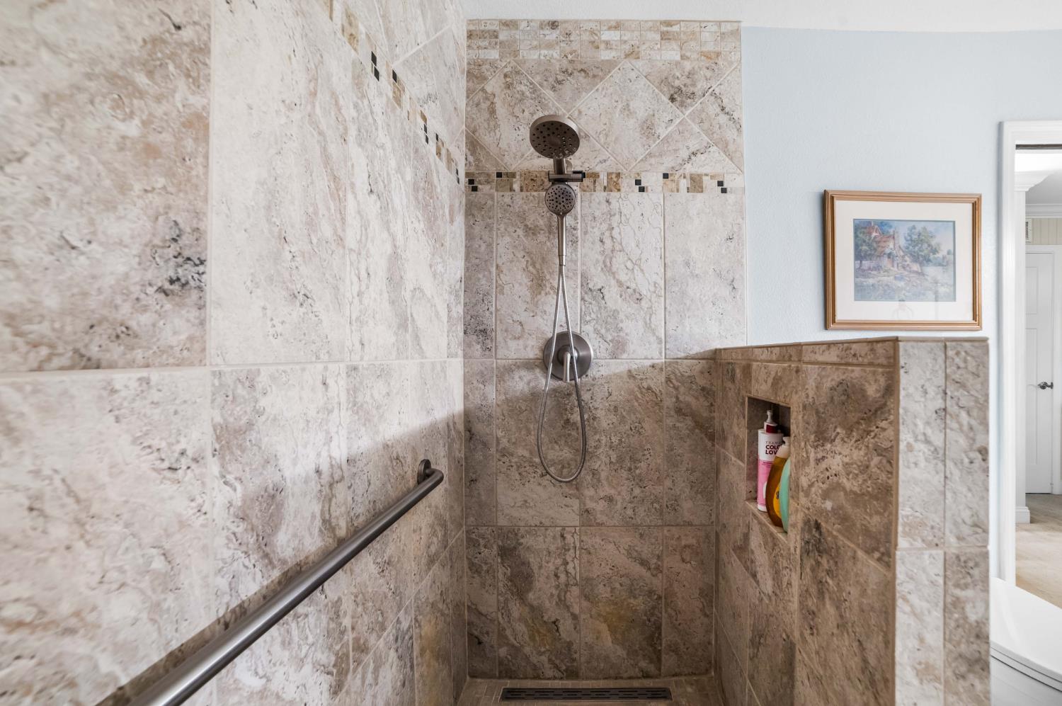 9193 N Fowler Ave, Clovis, CA 93619