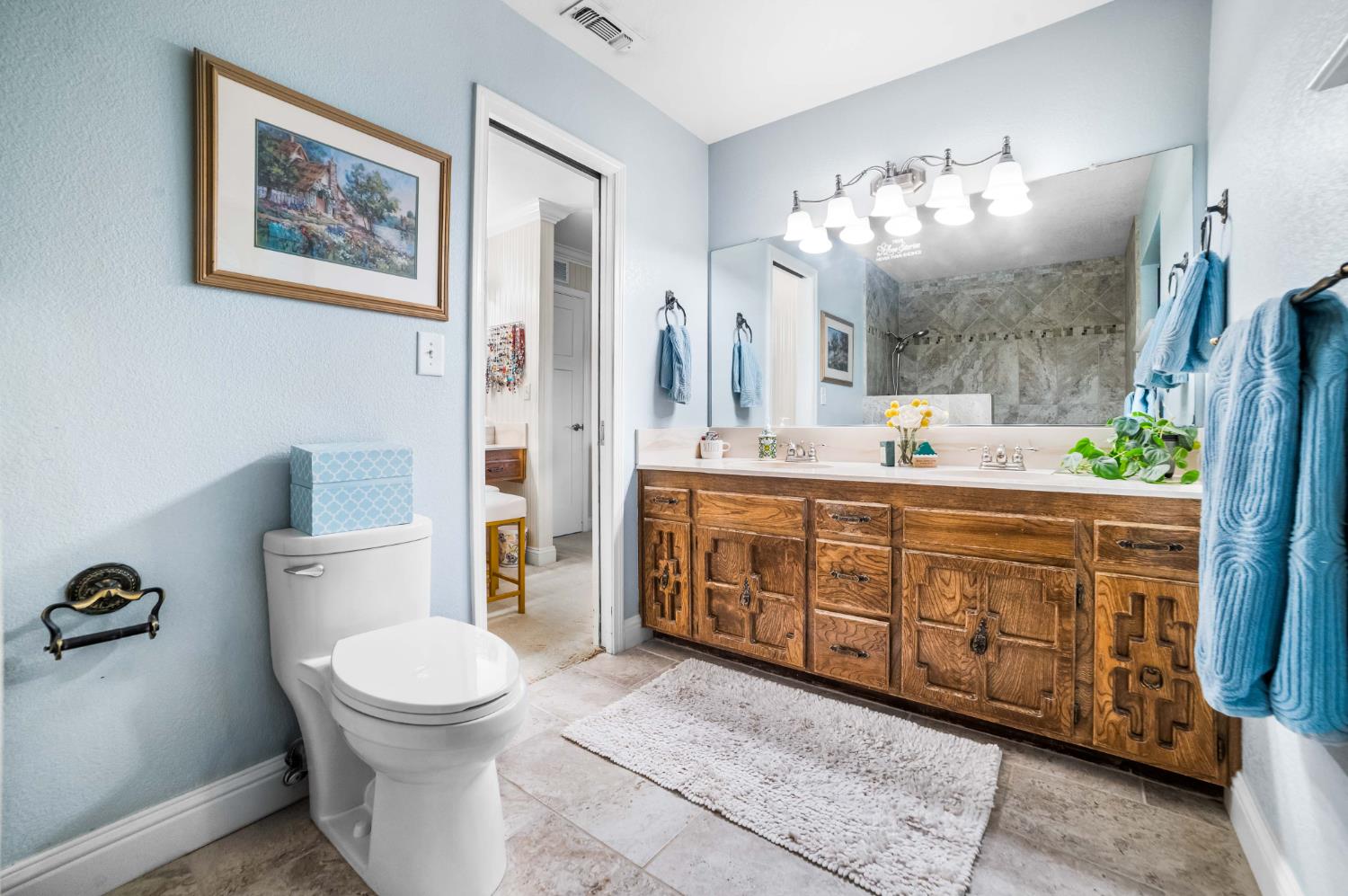 9193 N Fowler Ave, Clovis, CA 93619