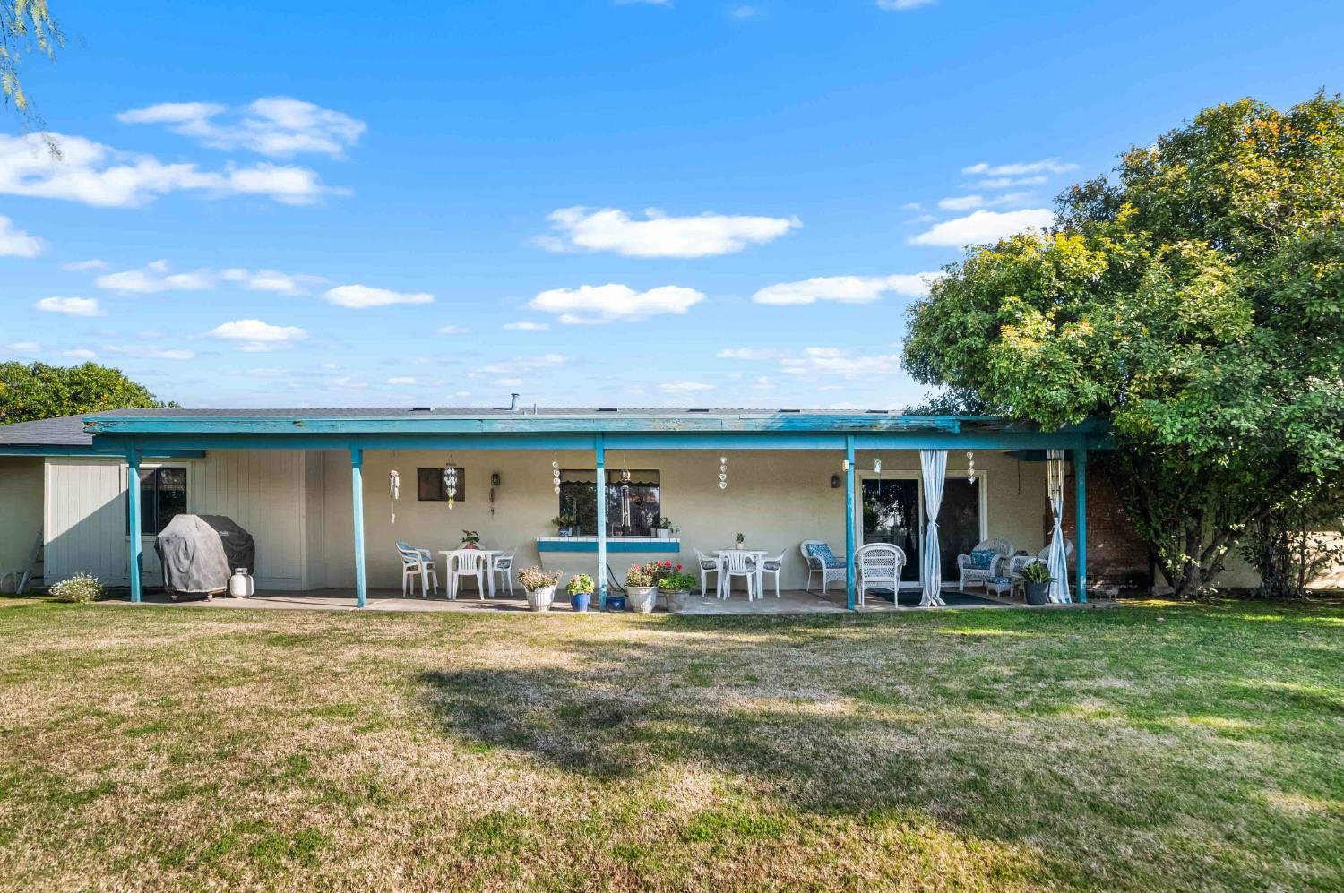 9193 N Fowler Ave, Clovis, CA 93619