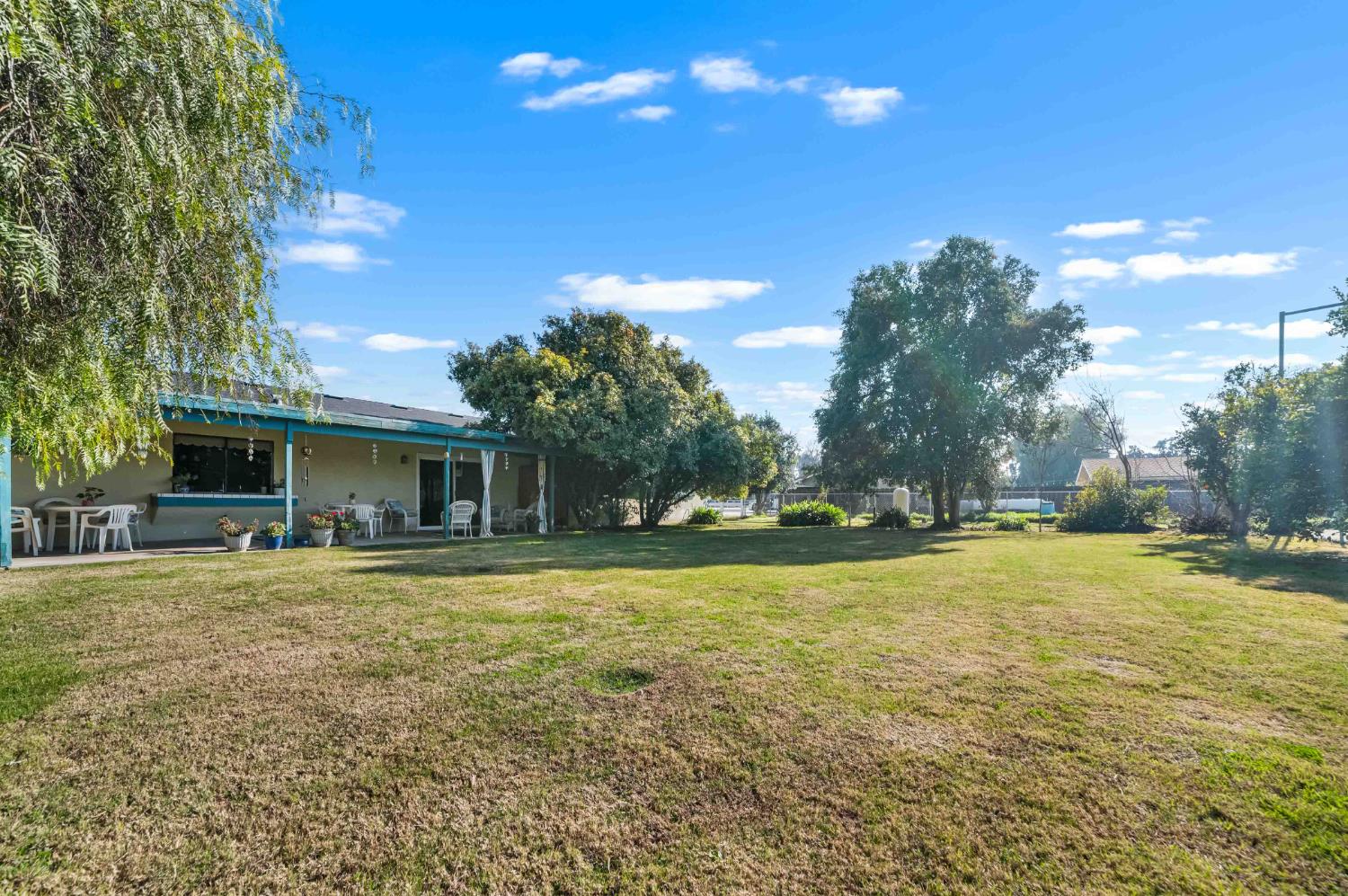 9193 N Fowler Ave, Clovis, CA 93619