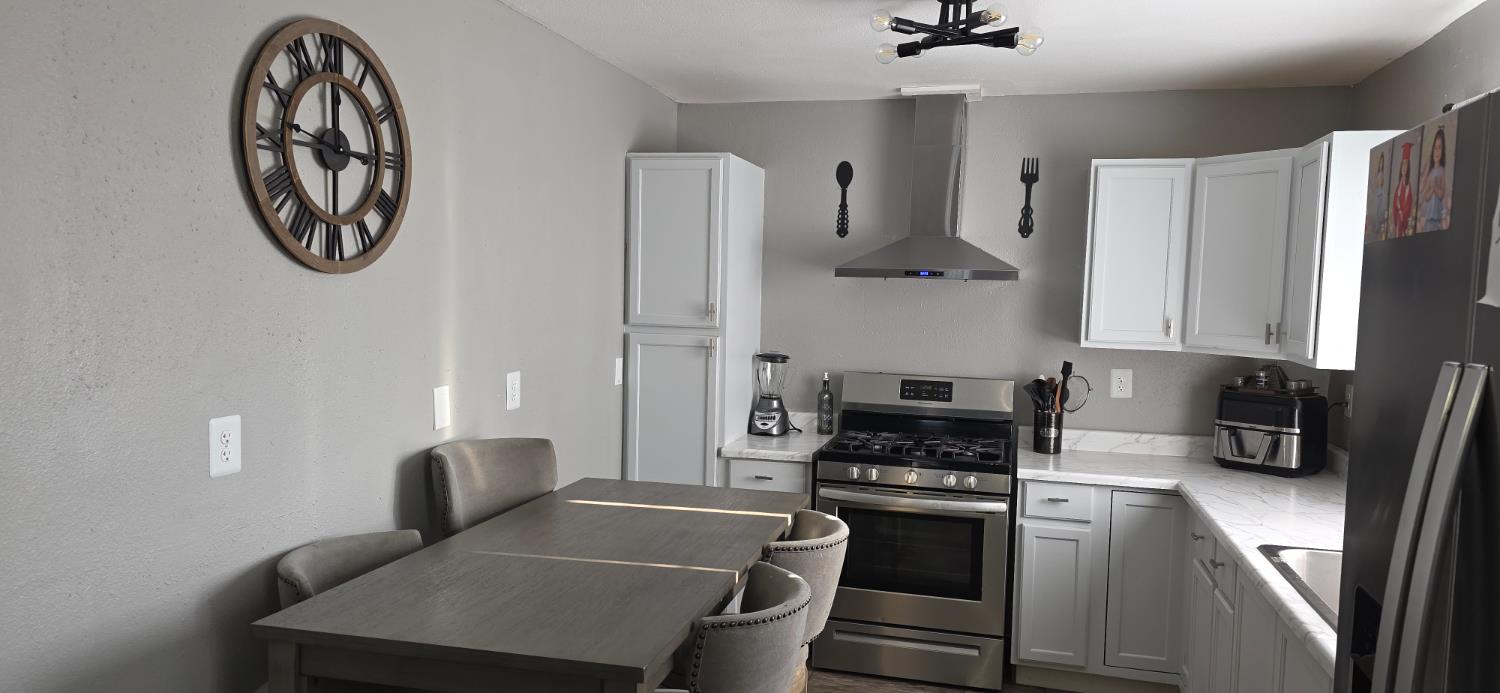 8494 Orlando Ct, San Joaquin, CA 93660