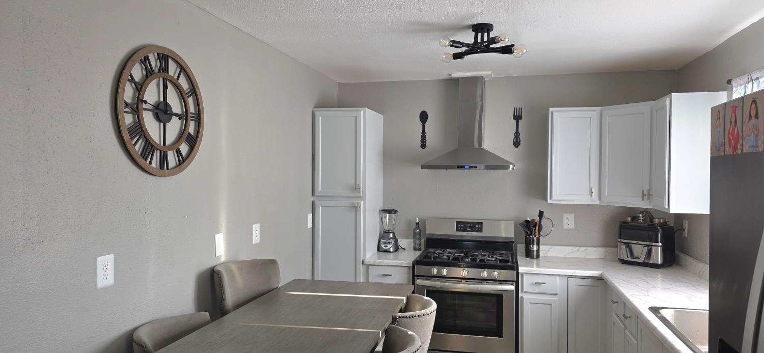 8494 Orlando Ct, San Joaquin, CA 93660