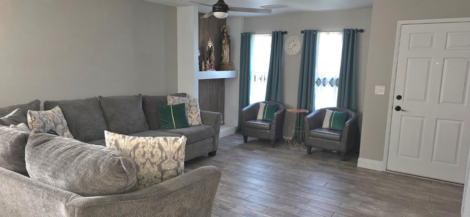 8494 Orlando Ct, San Joaquin, CA 93660