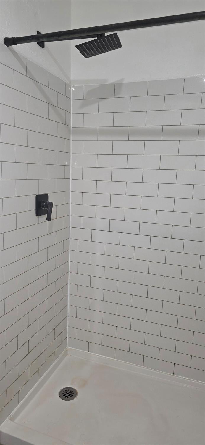 8494 Orlando Ct, San Joaquin, CA 93660