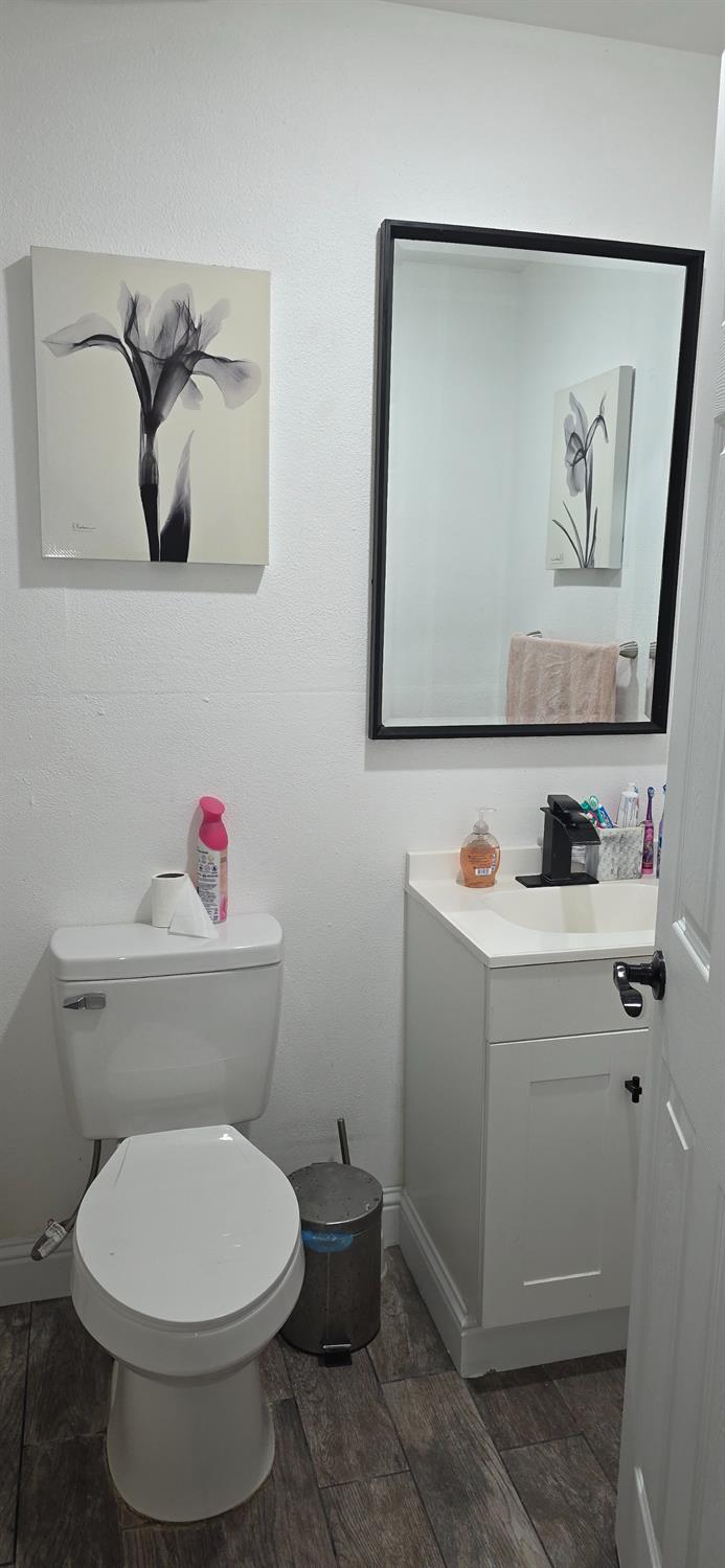 8494 Orlando Ct, San Joaquin, CA 93660