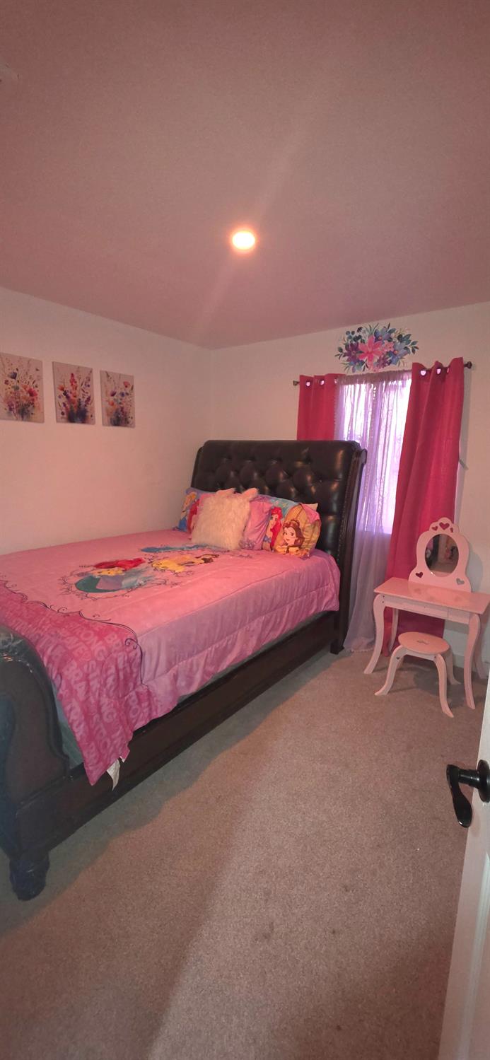 8494 Orlando Ct, San Joaquin, CA 93660