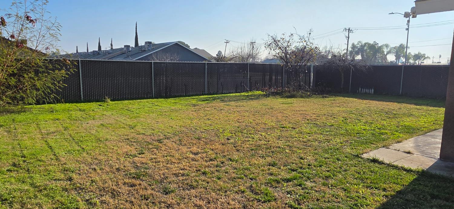 8494 Orlando Ct, San Joaquin, CA 93660