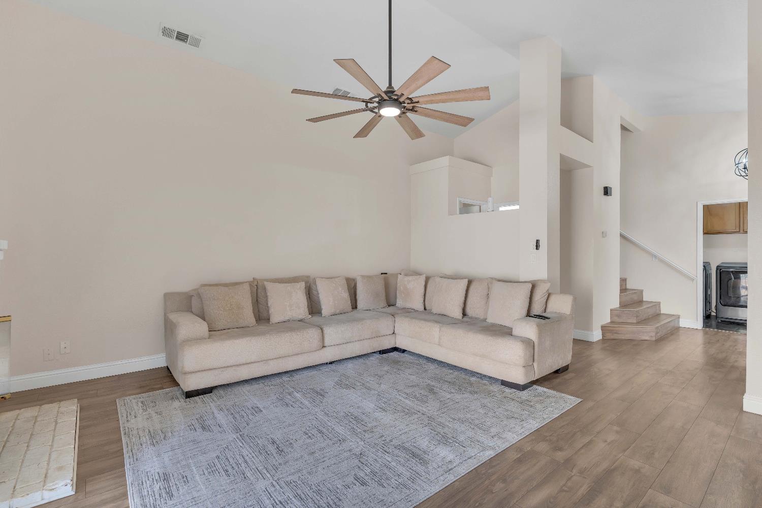 3516 W Dovewood Ave, Fresno, CA 93711