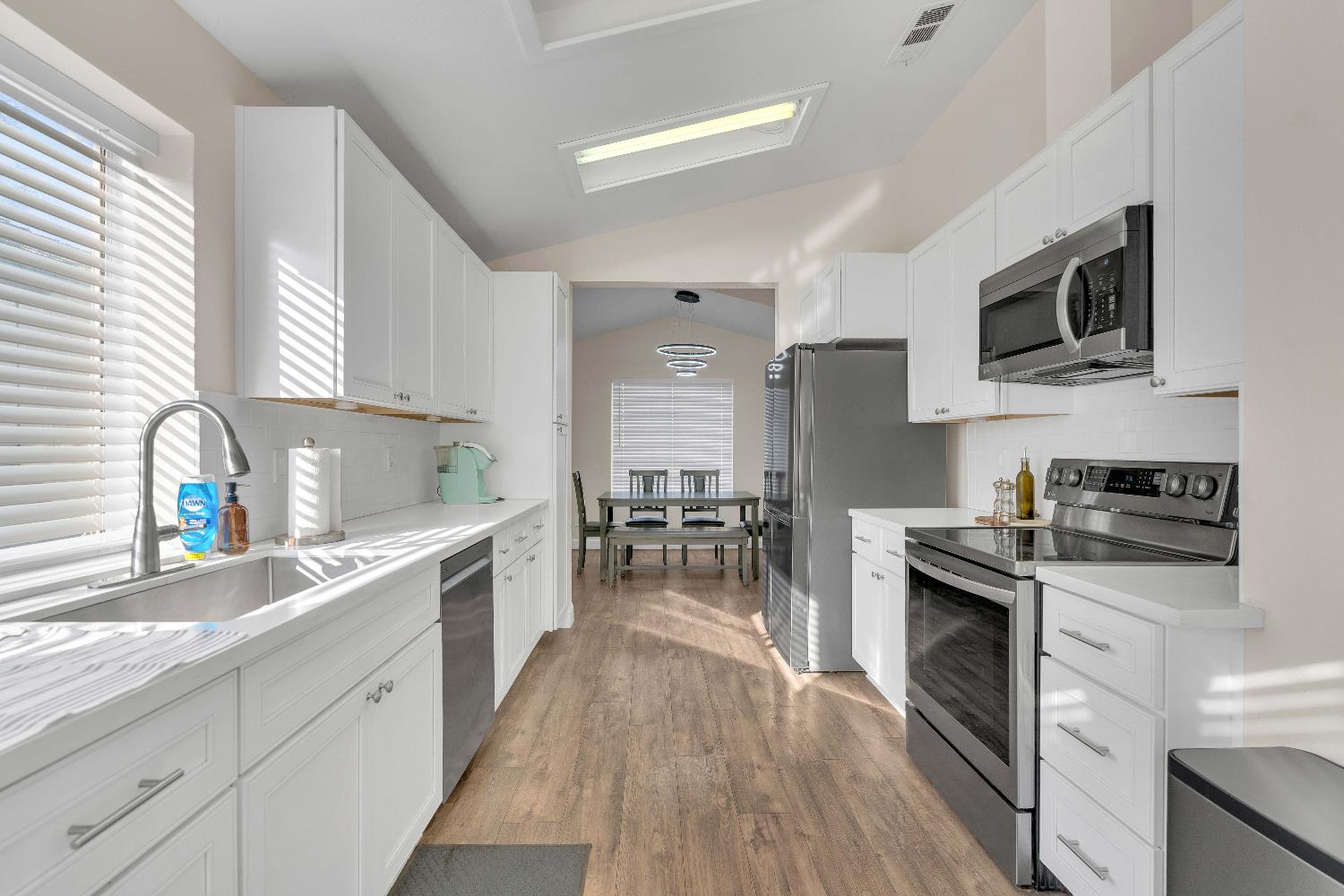 3516 W Dovewood Ave, Fresno, CA 93711